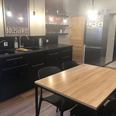 Apartament Srodmiescie 1 Sypialnia Oraz 1 Salon Walbrzych Bagian luar foto