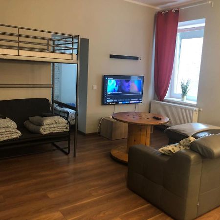 Apartament Srodmiescie 1 Sypialnia Oraz 1 Salon Walbrzych Bagian luar foto