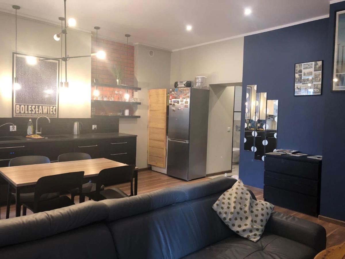 Apartament Srodmiescie 1 Sypialnia Oraz 1 Salon Walbrzych Bagian luar foto