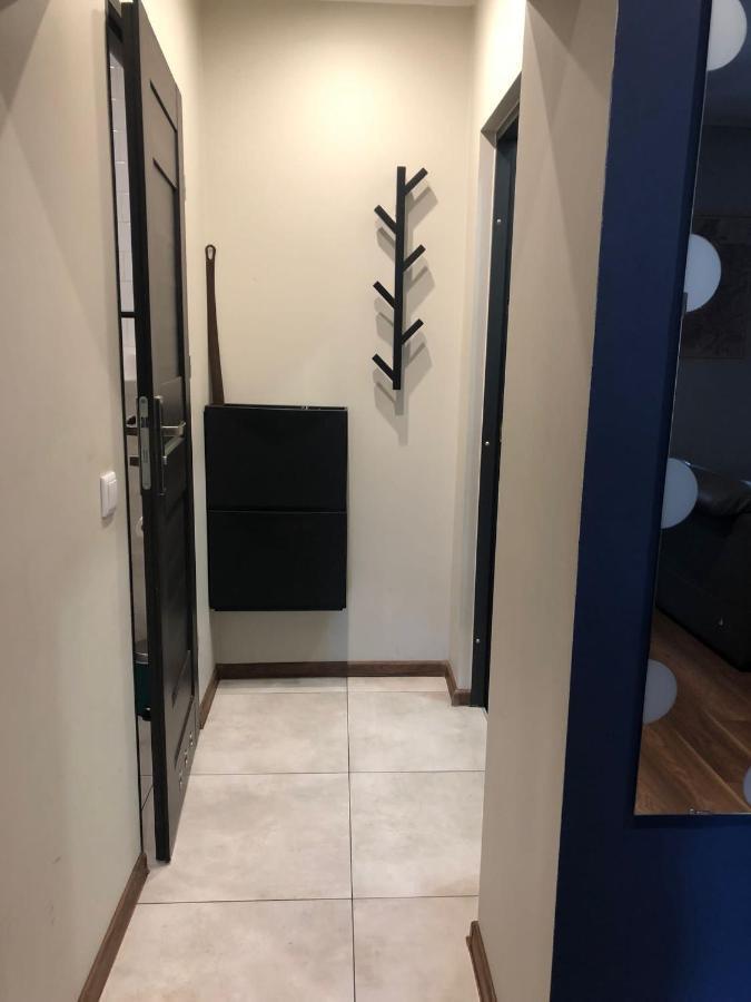 Apartament Srodmiescie 1 Sypialnia Oraz 1 Salon Walbrzych Bagian luar foto