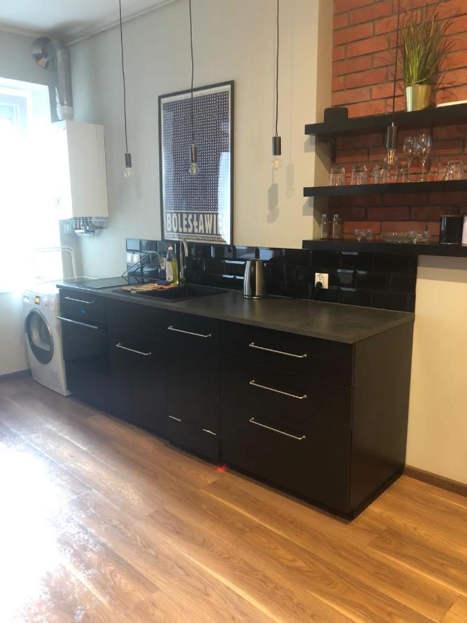 Apartament Srodmiescie 1 Sypialnia Oraz 1 Salon Walbrzych Bagian luar foto
